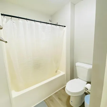 Private Room & Bathroom Close To Downtown Raleigh Exterior photo
