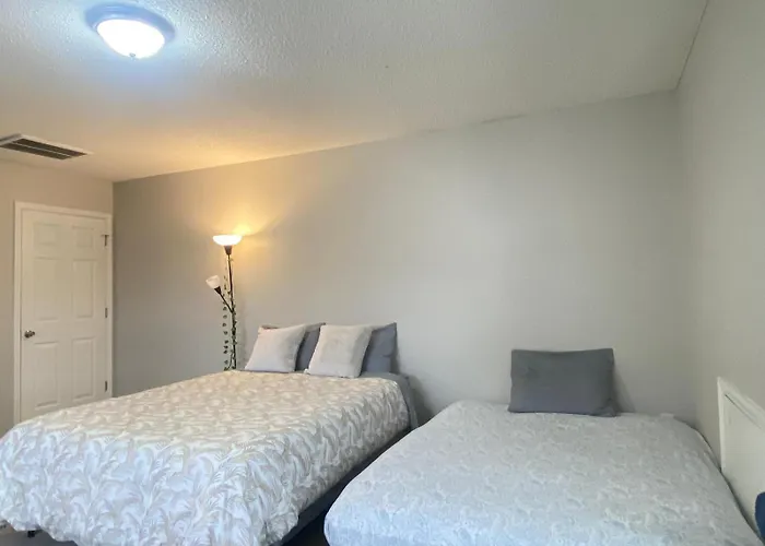 Private Room & Bathroom Close To Downtown Raleigh