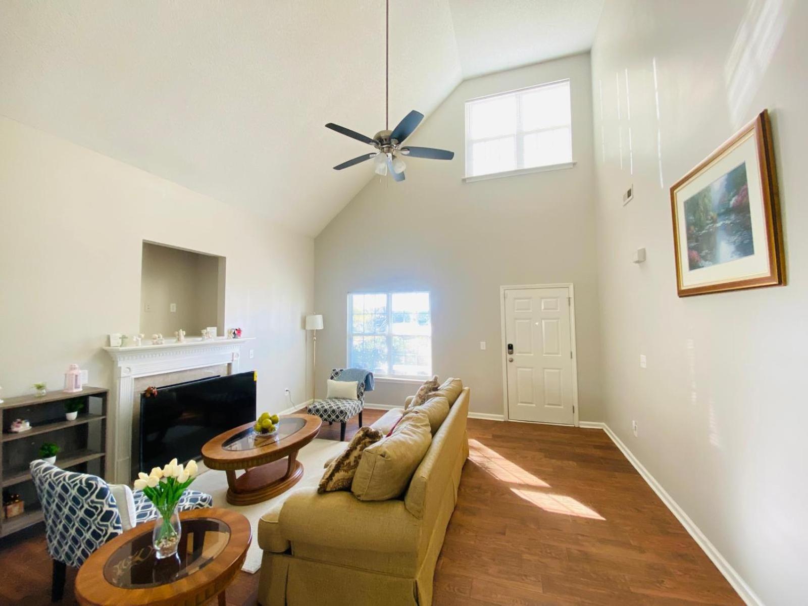 Private & Bathroom Close To Downtown *