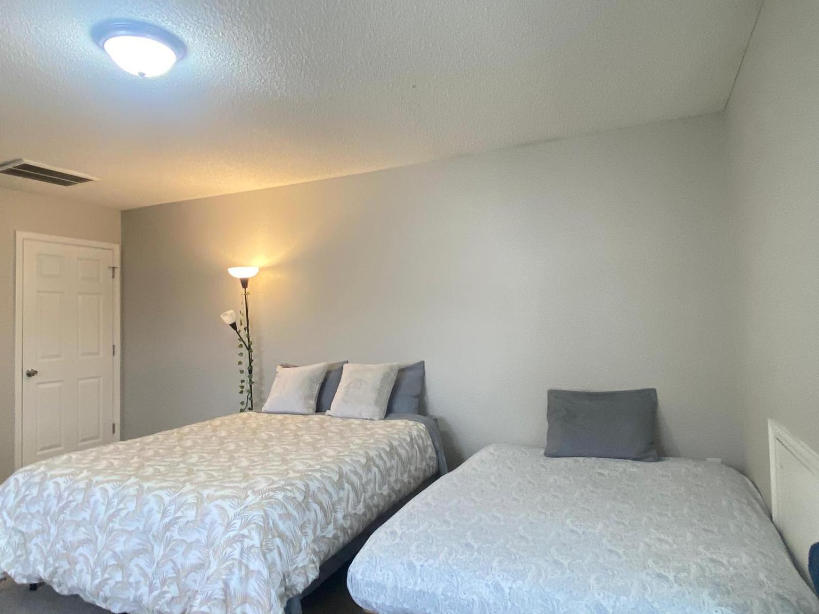 Private & Bathroom Close To Downtown Raleigh