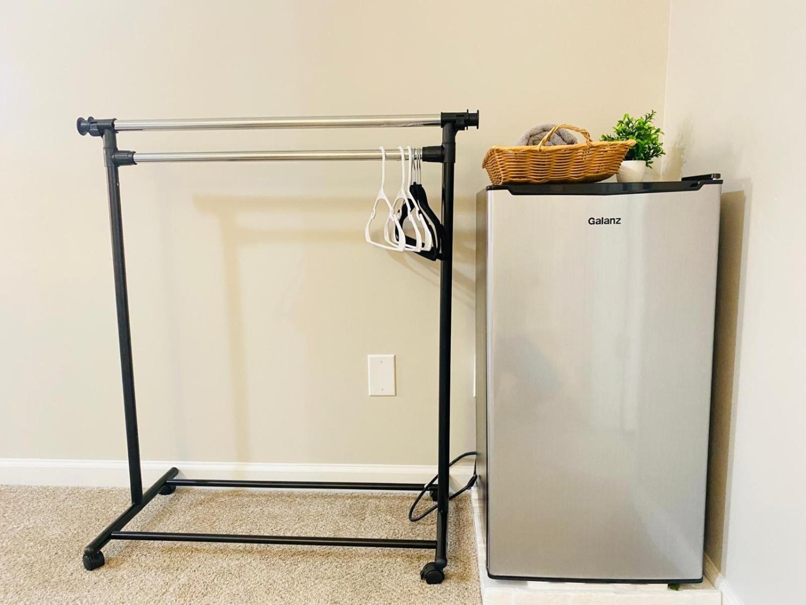 Private & Bathroom Close To Downtown